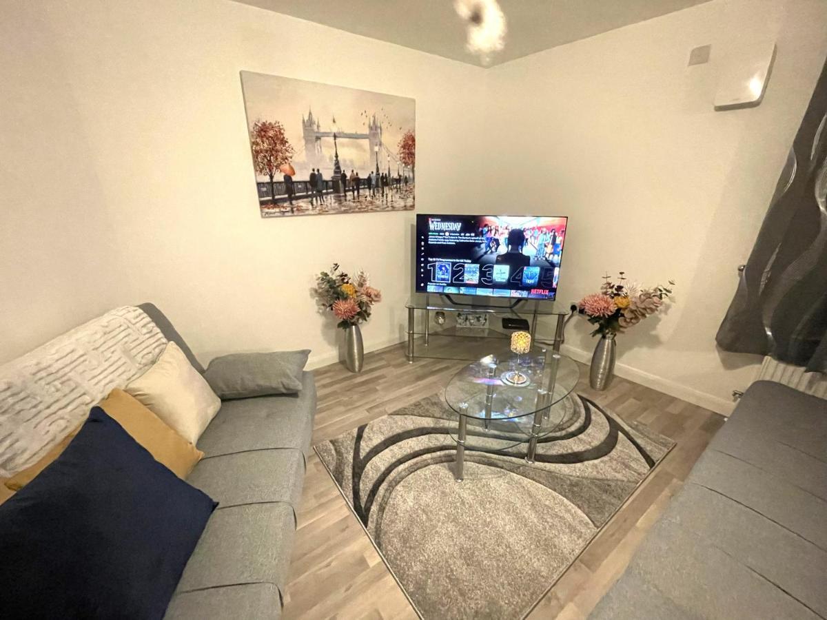 Supreme - 1 Bedroom Apart Sleeps 4 Short/Long Stay Gillingham  Eksteriør bilde