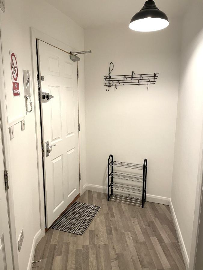 Supreme - 1 Bedroom Apart Sleeps 4 Short/Long Stay Gillingham  Eksteriør bilde