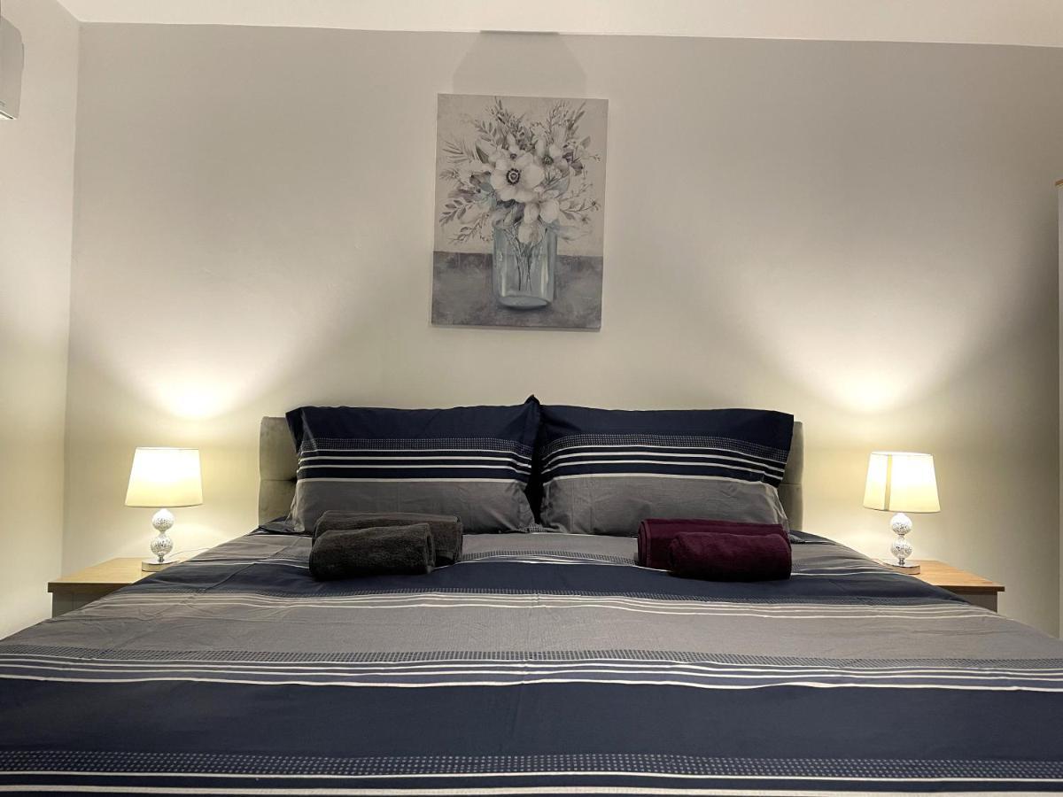 Supreme - 1 Bedroom Apart Sleeps 4 Short/Long Stay Gillingham  Eksteriør bilde