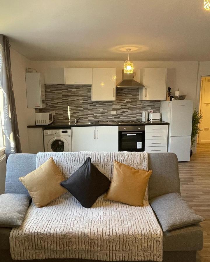 Supreme - 1 Bedroom Apart Sleeps 4 Short/Long Stay Gillingham  Eksteriør bilde