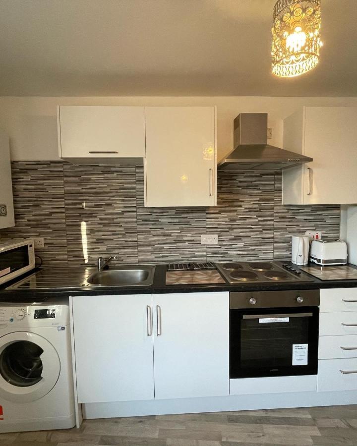 Supreme - 1 Bedroom Apart Sleeps 4 Short/Long Stay Gillingham  Eksteriør bilde